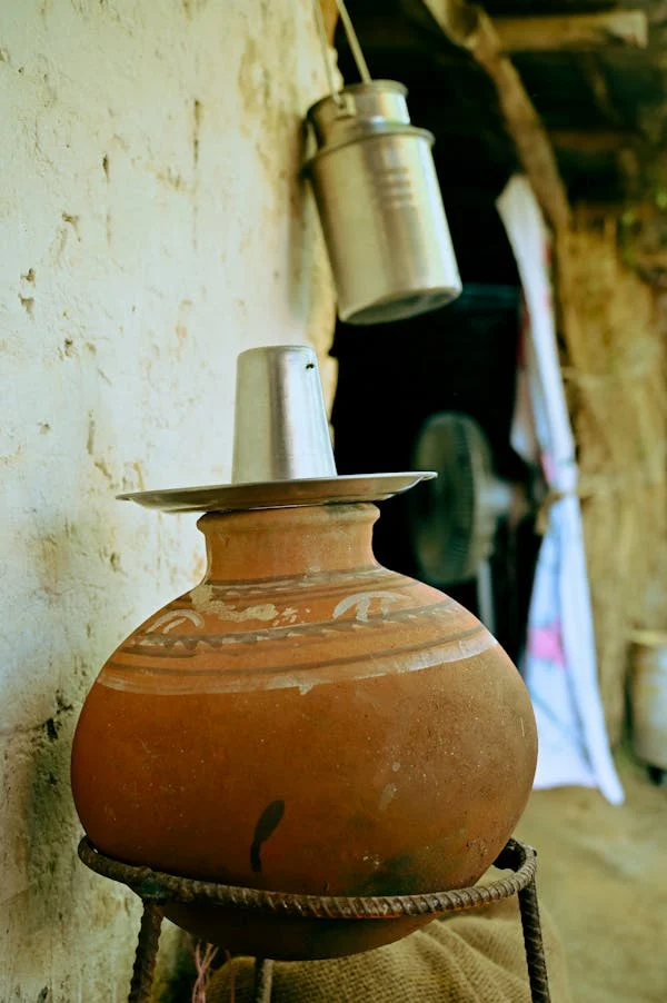 In old times, the use of earthen pots (Mitti ka bartan/matka) was predominant around the globe. 